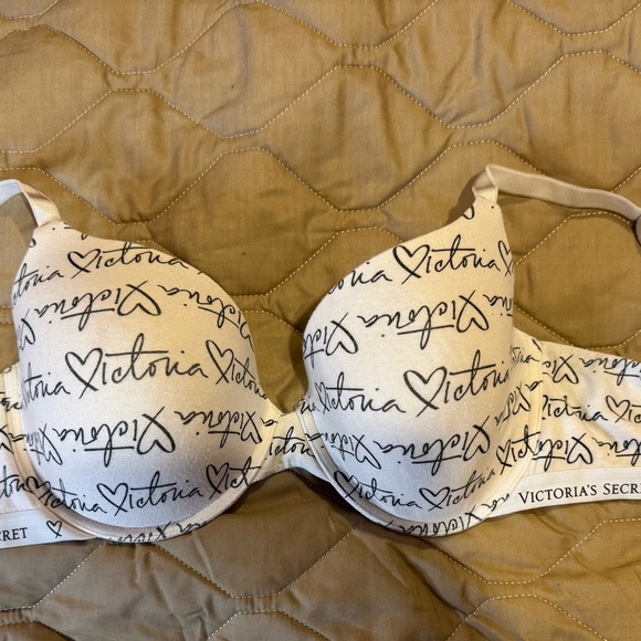 Victoria's Secret 36DD Heart Script T-shirt Demi Bra Logo Multi-way Underwire - Picture 2 of 13
